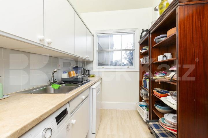 Stunning two double bedroom flat in prime location backing on to Regents Park Albany Street, Regents Park